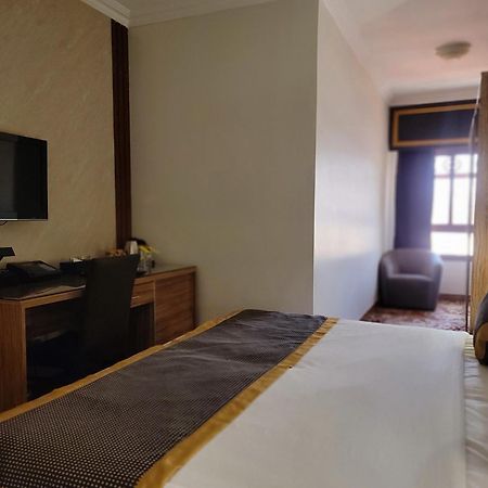 Golden Tulip Al Shakreen Медина Экстерьер фото