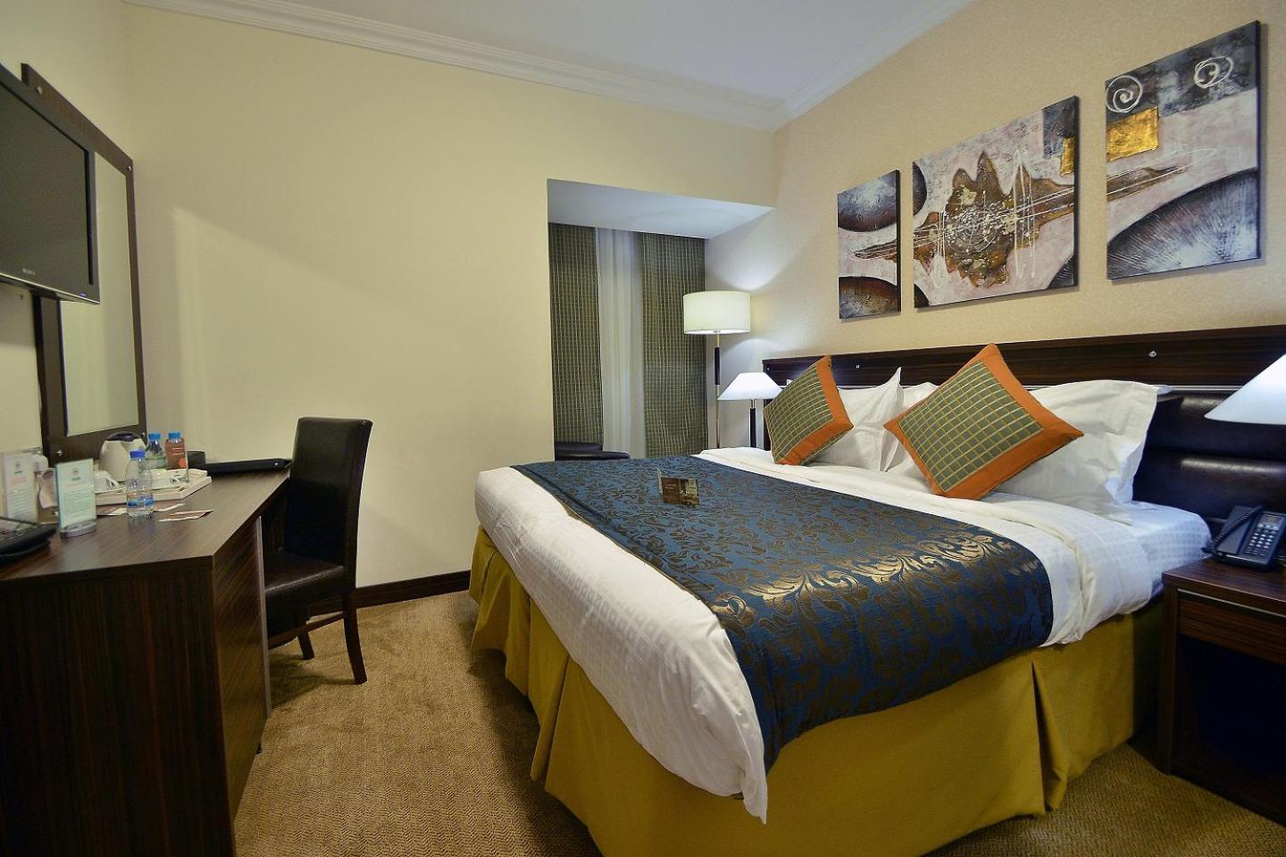 Golden Tulip Al Shakreen Медина Экстерьер фото