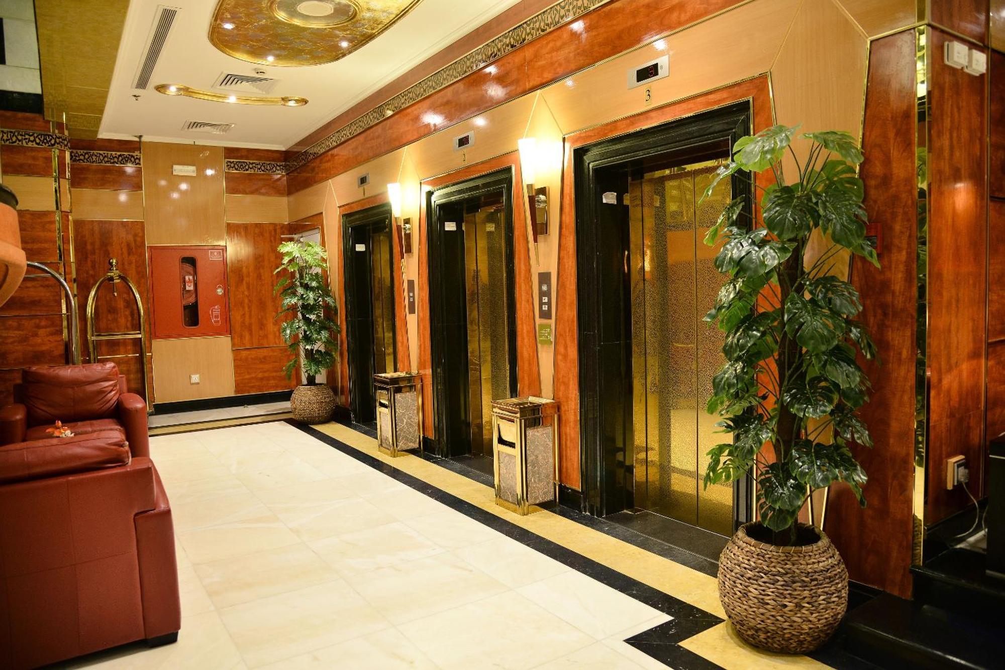 Golden Tulip Al Shakreen Медина Экстерьер фото