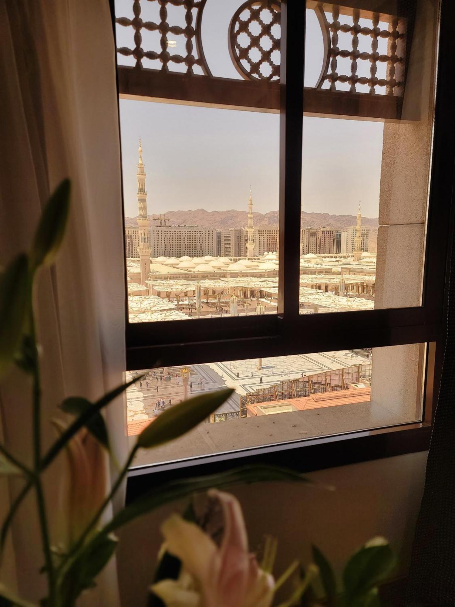 Golden Tulip Al Shakreen Медина Экстерьер фото