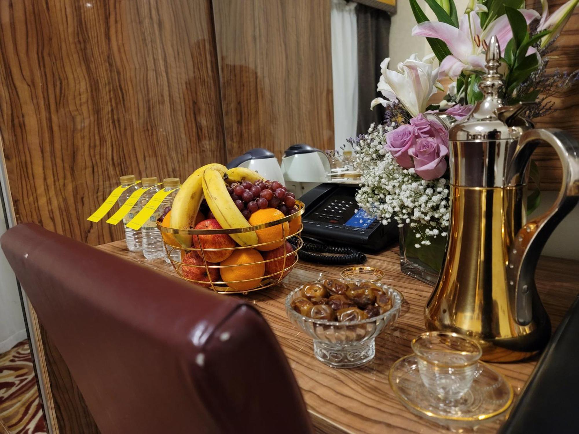 Golden Tulip Al Shakreen Медина Экстерьер фото