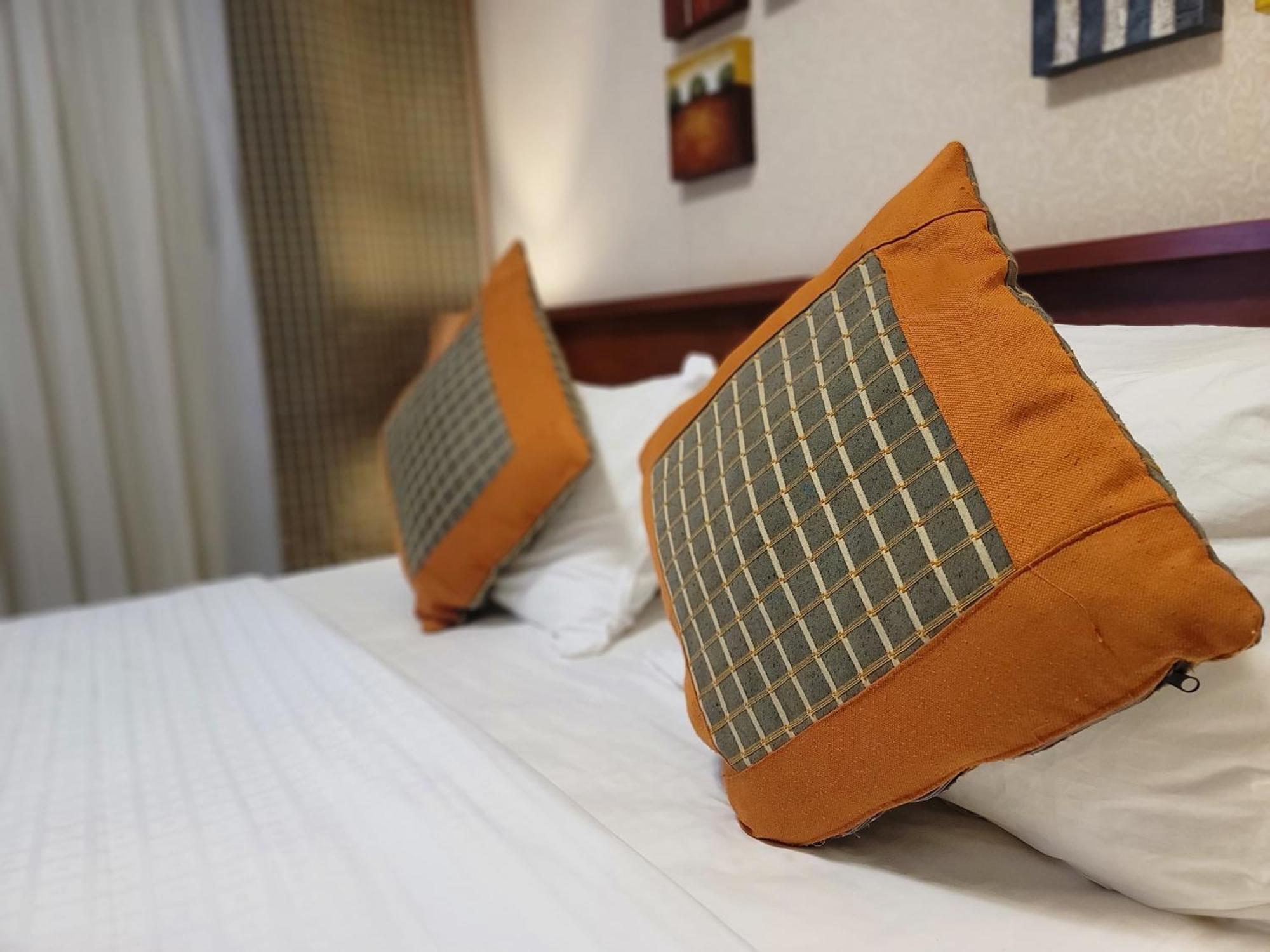 Golden Tulip Al Shakreen Медина Экстерьер фото