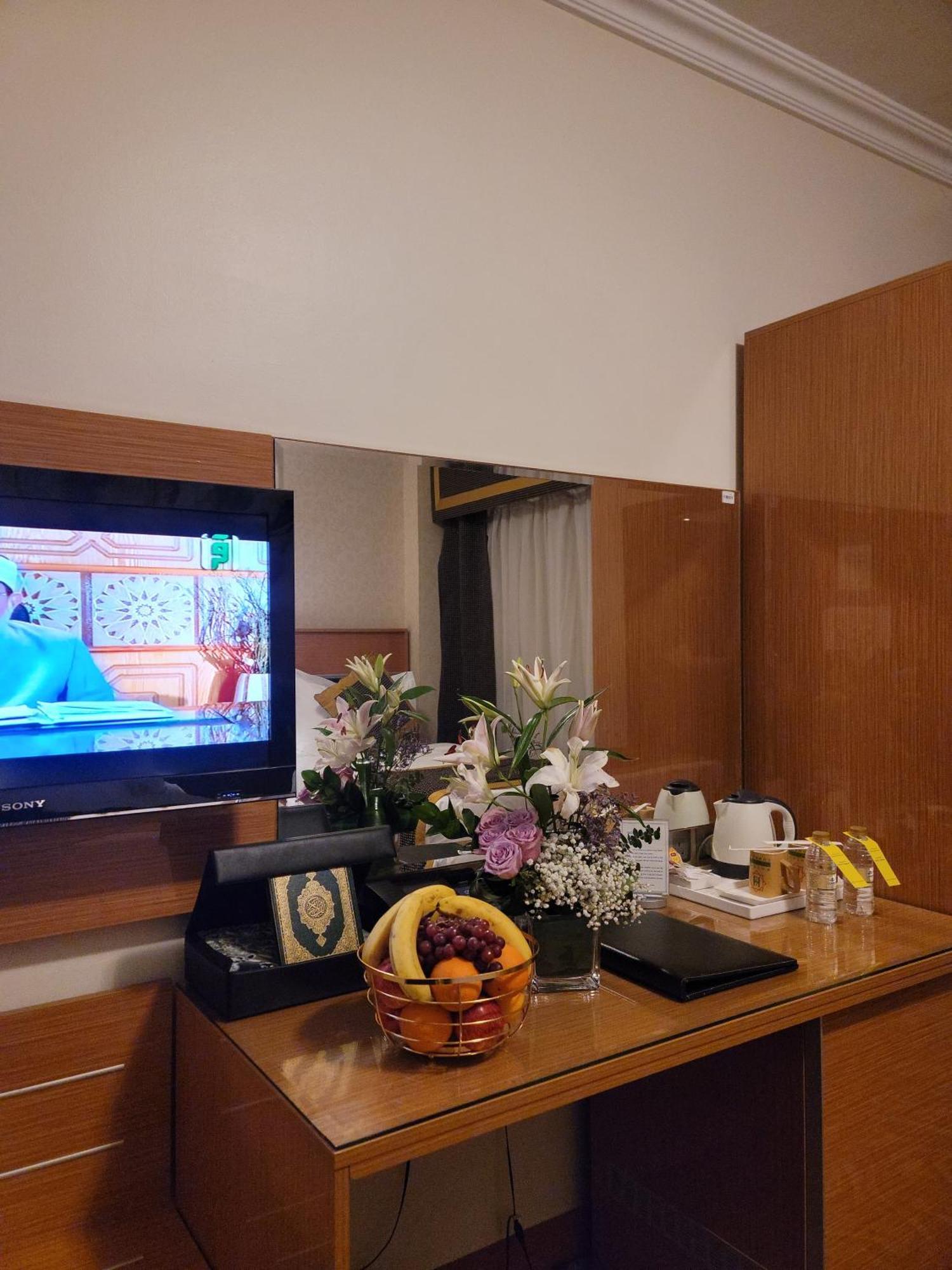 Golden Tulip Al Shakreen Медина Экстерьер фото