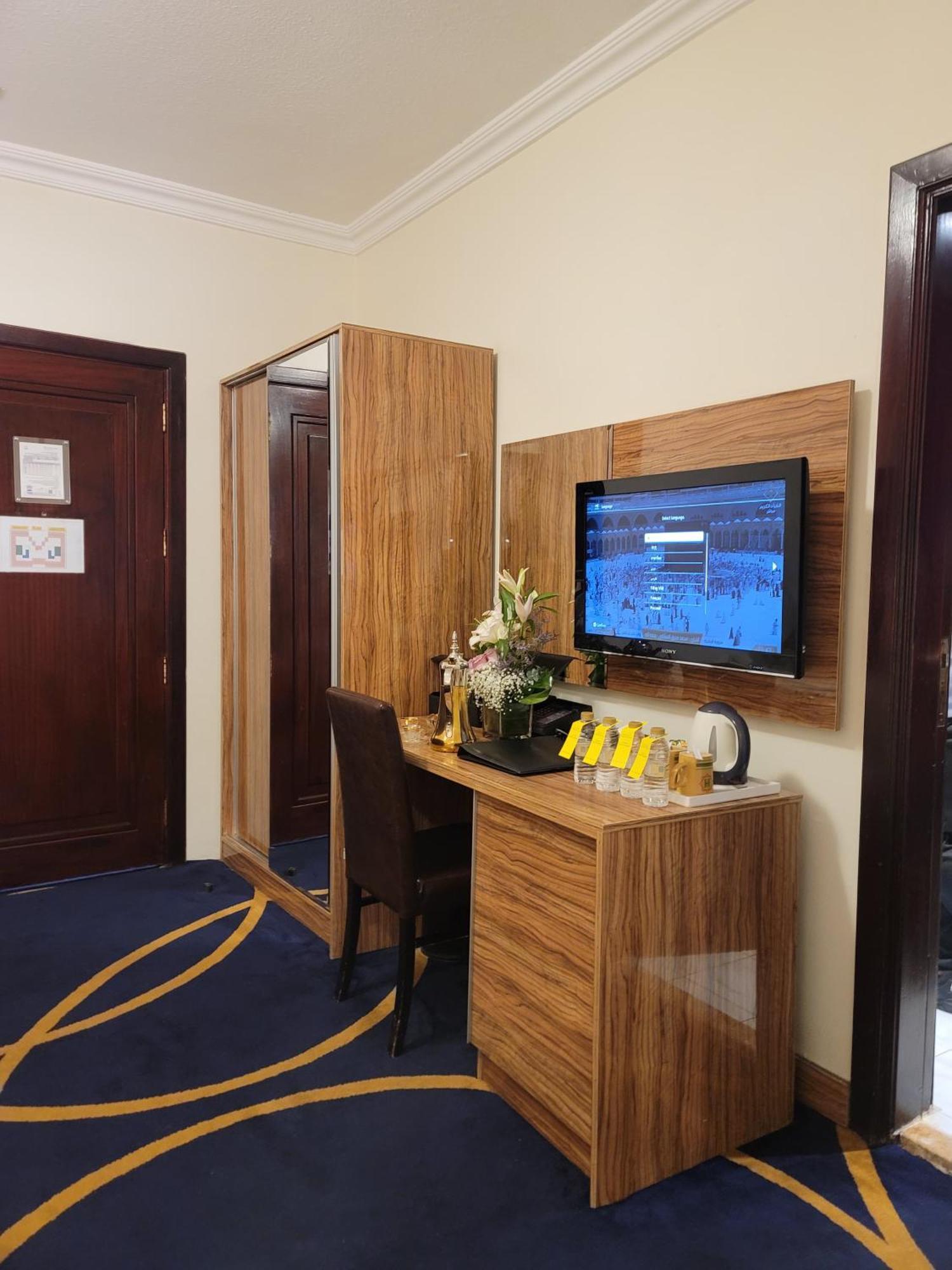 Golden Tulip Al Shakreen Медина Экстерьер фото