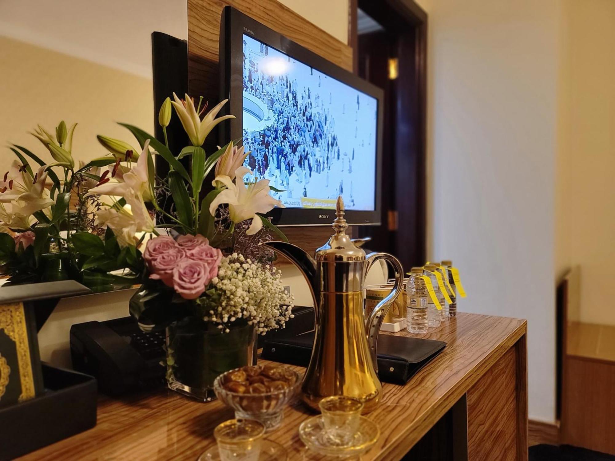Golden Tulip Al Shakreen Медина Экстерьер фото